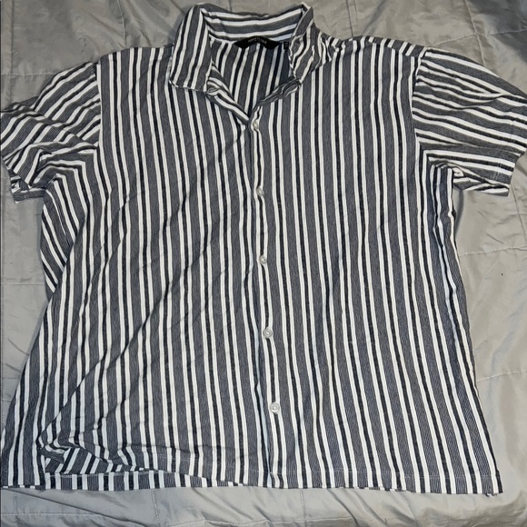Kenneth Cole Button down - Picture 1 of 1